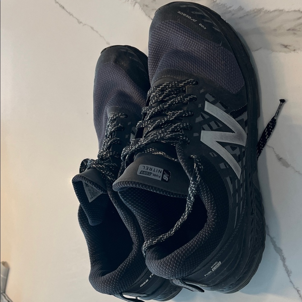 New Balance Black and Gray Men's Athletic Shoes